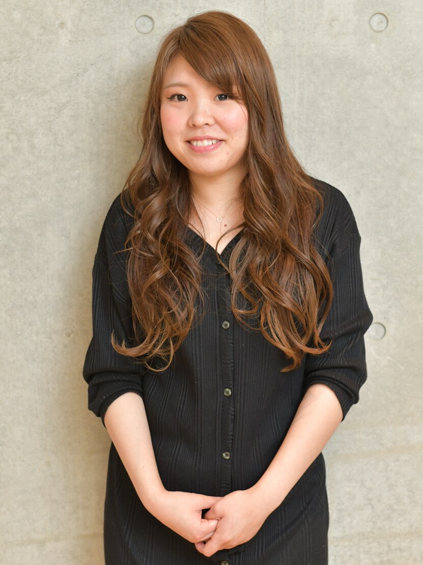 トップスタイリスト 馬場 瞳 ポートレート（経験7年）